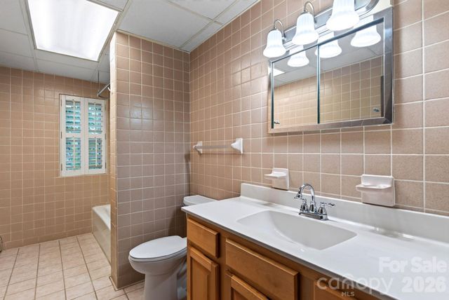760 Glenn Bridge Road, Arden, NC 28704