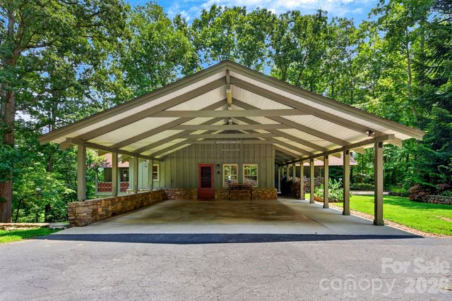 760 Glenn Bridge Road, Arden, NC 28704