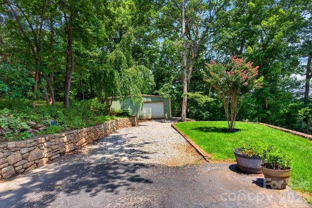 760 Glenn Bridge Road, Arden, NC 28704