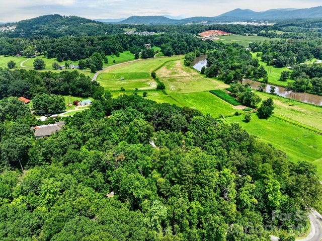 760 Glenn Bridge Road, Arden, NC 28704
