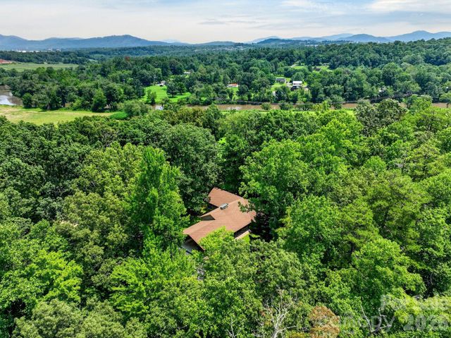 760 Glenn Bridge Road, Arden, NC 28704