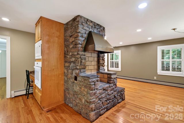 760 Glenn Bridge Road, Arden, NC 28704
