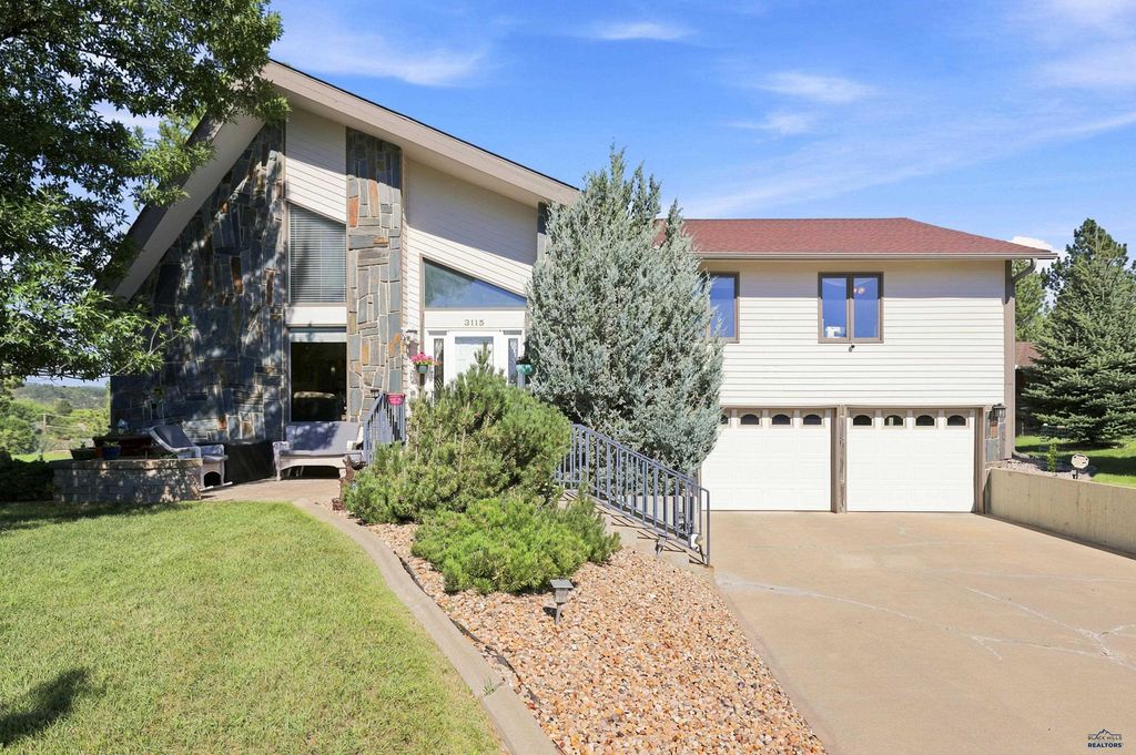 3115 HOGAN CT, Rapid City, SD 57702