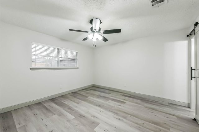 1805 Sleepy Creek Way, Pearland, TX 77581