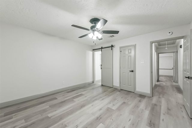 1805 Sleepy Creek Way, Pearland, TX 77581