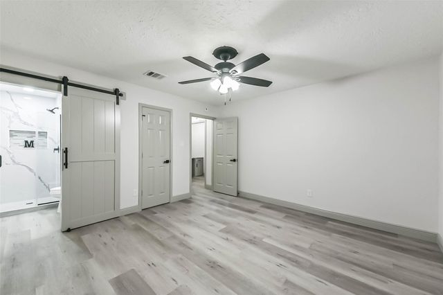 1805 Sleepy Creek Way, Pearland, TX 77581