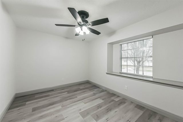 1805 Sleepy Creek Way, Pearland, TX 77581