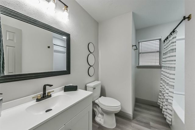 1805 Sleepy Creek Way, Pearland, TX 77581