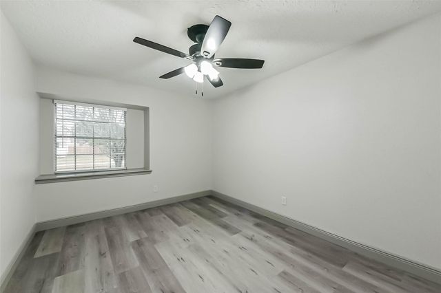 1805 Sleepy Creek Way, Pearland, TX 77581