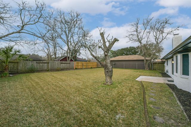 1805 Sleepy Creek Way, Pearland, TX 77581