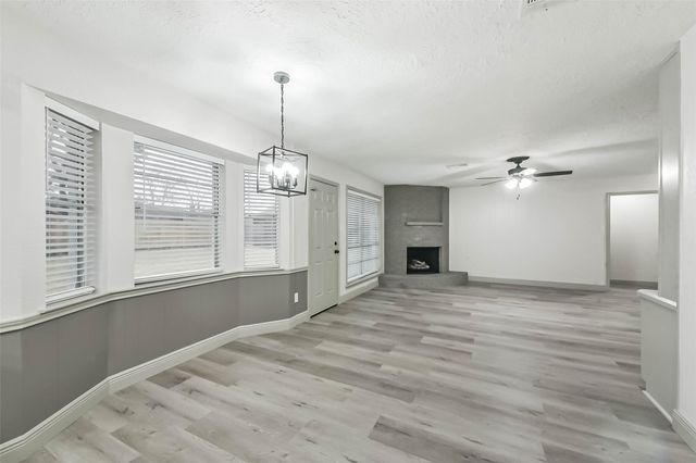 1805 Sleepy Creek Way, Pearland, TX 77581