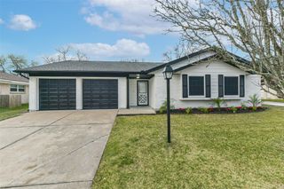 1805 Sleepy Creek Way, Pearland, TX 77581