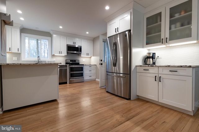 196 HOPEWELL WERTSVILLE RD, Hopewell, NJ 08525