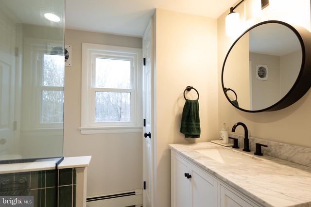 196 HOPEWELL WERTSVILLE RD, Hopewell, NJ 08525