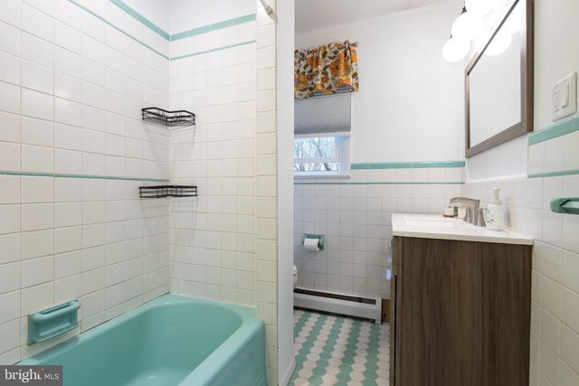 196 HOPEWELL WERTSVILLE RD, Hopewell, NJ 08525