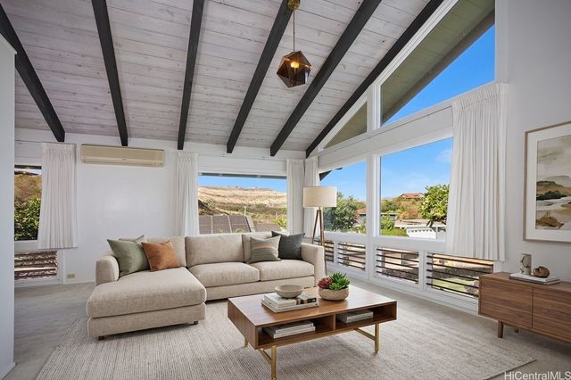 4711 Likini Street, Honolulu, HI 96818