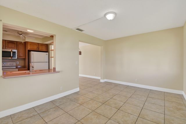 1904 SW Golf Lane, Boynton Beach, FL 33426