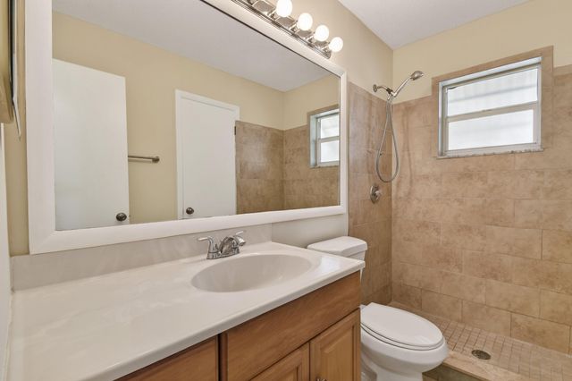 1904 SW Golf Lane, Boynton Beach, FL 33426