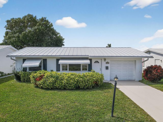 1904 SW Golf Lane, Boynton Beach, FL 33426