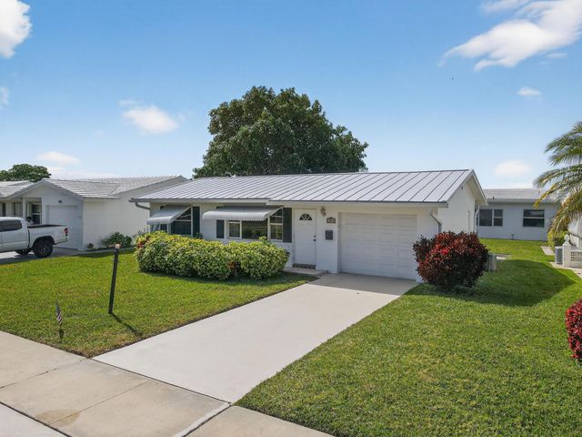 1904 SW Golf Lane, Boynton Beach, FL 33426