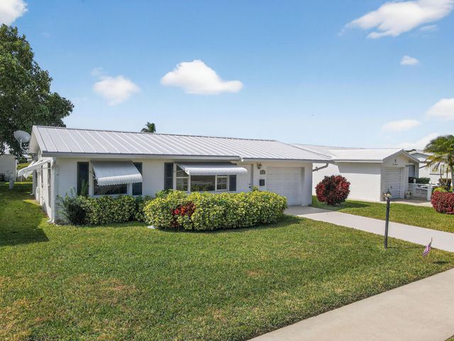 1904 SW Golf Lane, Boynton Beach, FL 33426
