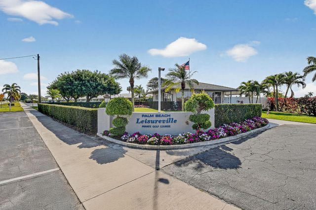 1904 SW Golf Lane, Boynton Beach, FL 33426