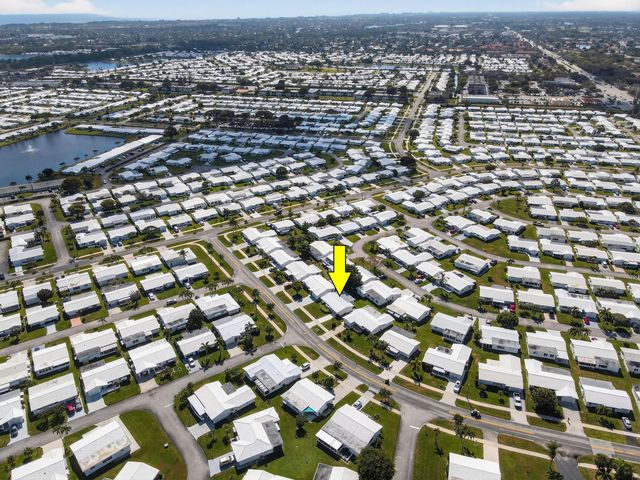 1904 SW Golf Lane, Boynton Beach, FL 33426