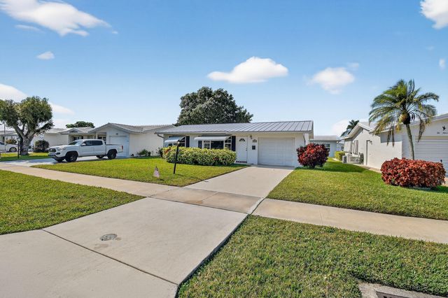 1904 SW Golf Lane, Boynton Beach, FL 33426