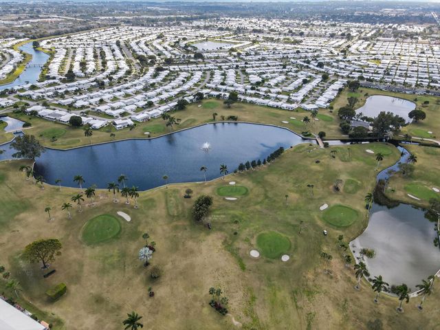 1904 SW Golf Lane, Boynton Beach, FL 33426