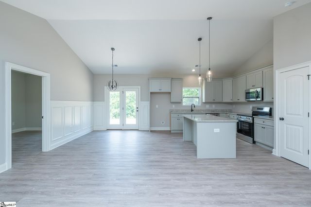486 Hellams Road, Gray Court, SC 29645