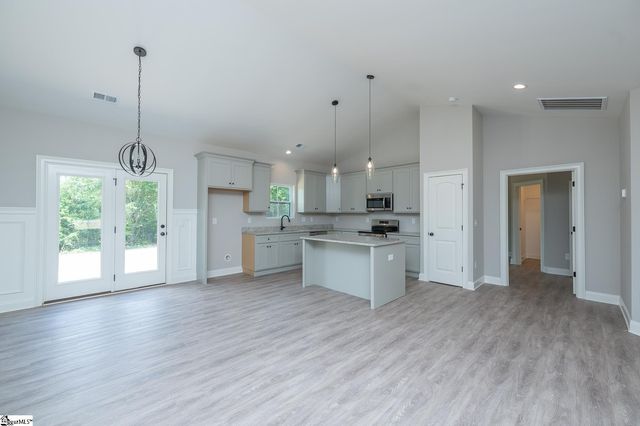 486 Hellams Road, Gray Court, SC 29645