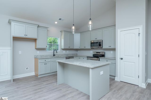 486 Hellams Road, Gray Court, SC 29645