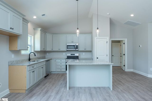 486 Hellams Road, Gray Court, SC 29645