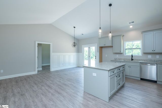 486 Hellams Road, Gray Court, SC 29645