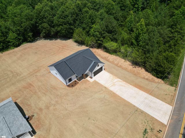 486 Hellams Road, Gray Court, SC 29645