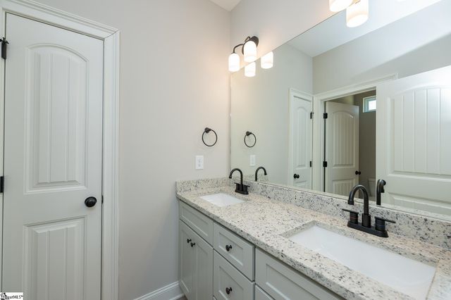 486 Hellams Road, Gray Court, SC 29645