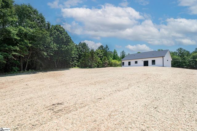 486 Hellams Road, Gray Court, SC 29645