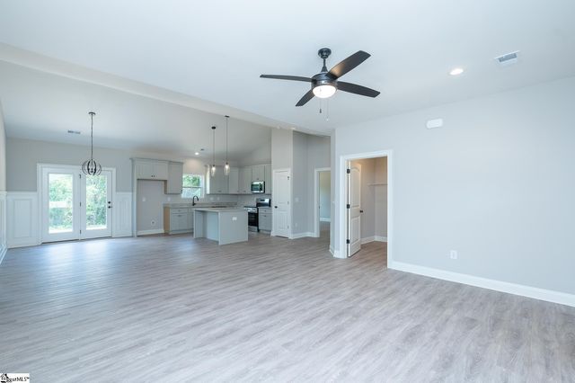 486 Hellams Road, Gray Court, SC 29645