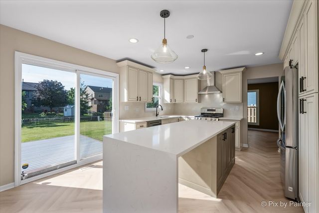 1831 Haverford Drive, Algonquin, IL 60102