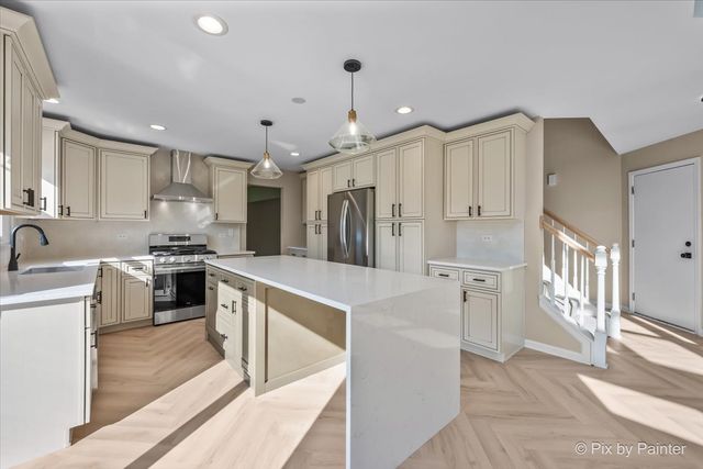 1831 Haverford Drive, Algonquin, IL 60102