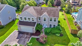 1831 Haverford Drive, Algonquin, IL 60102