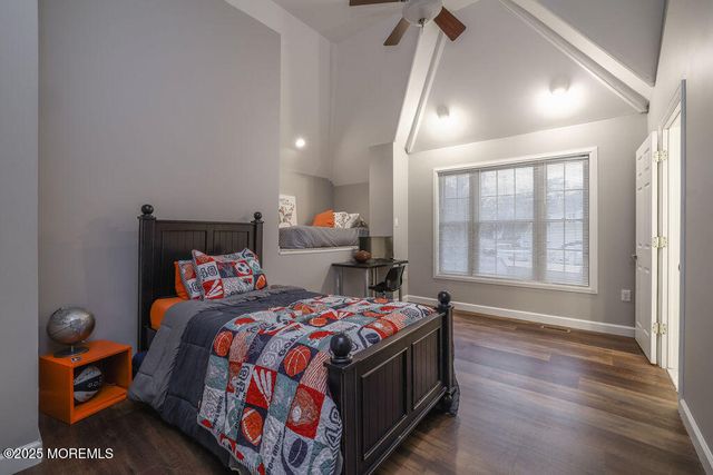 5 Popper Street, Manahawkin, NJ 08050