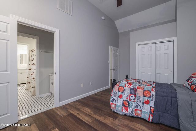 5 Popper Street, Manahawkin, NJ 08050