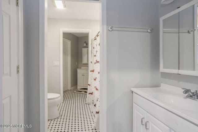 5 Popper Street, Manahawkin, NJ 08050