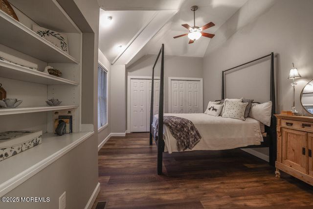 5 Popper Street, Manahawkin, NJ 08050