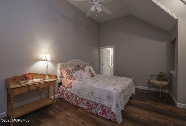 5 Popper Street, Manahawkin, NJ 08050