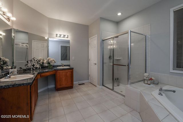 5 Popper Street, Manahawkin, NJ 08050