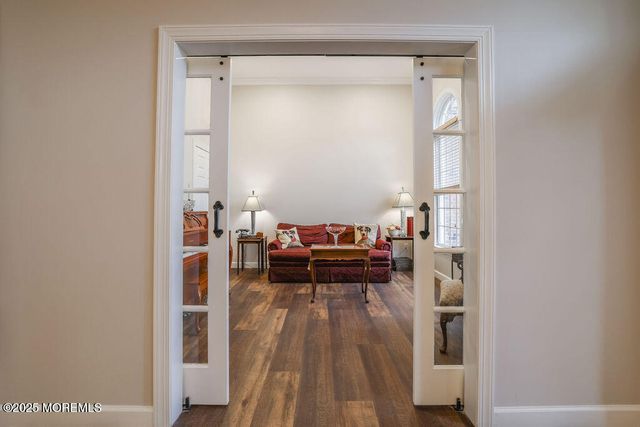 5 Popper Street, Manahawkin, NJ 08050