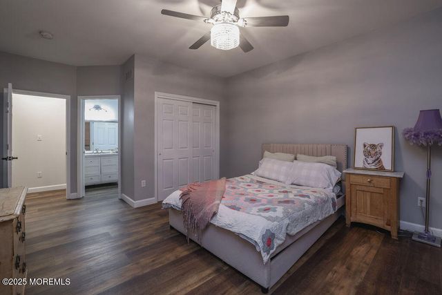 5 Popper Street, Manahawkin, NJ 08050