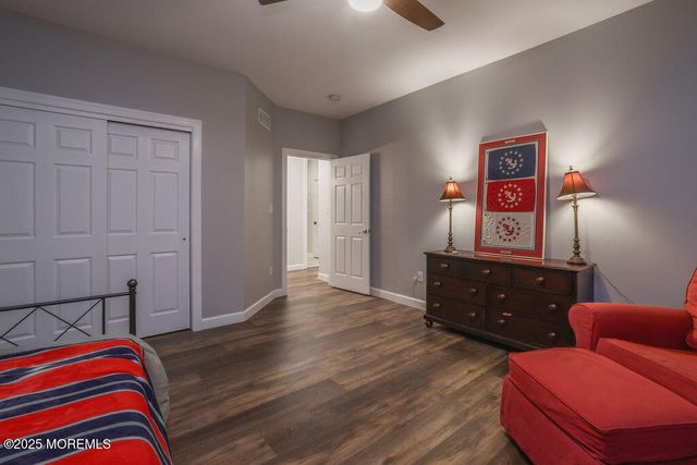 5 Popper Street, Manahawkin, NJ 08050